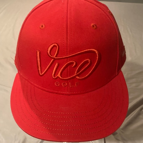 Red Cap - Picture 5 of 8